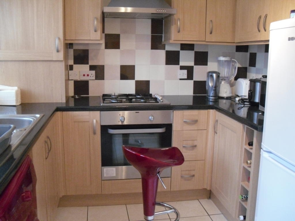 Buy or rent a property | Goldwing Close, London E16 3EQ
