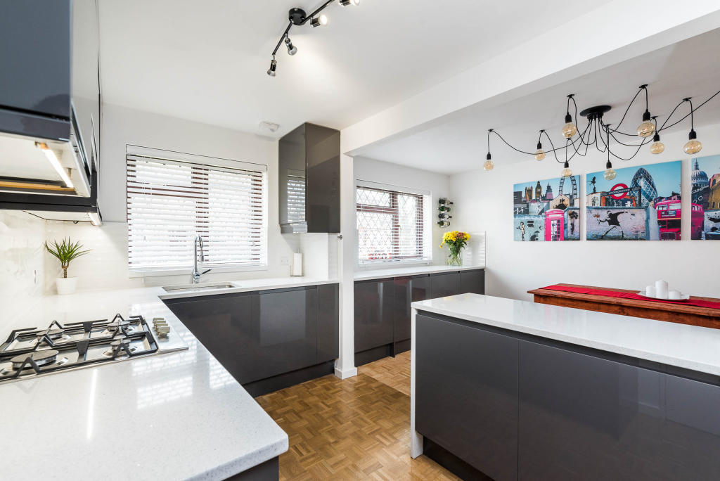 Buy or rent a property | Alnwick Road, London E16 3EY