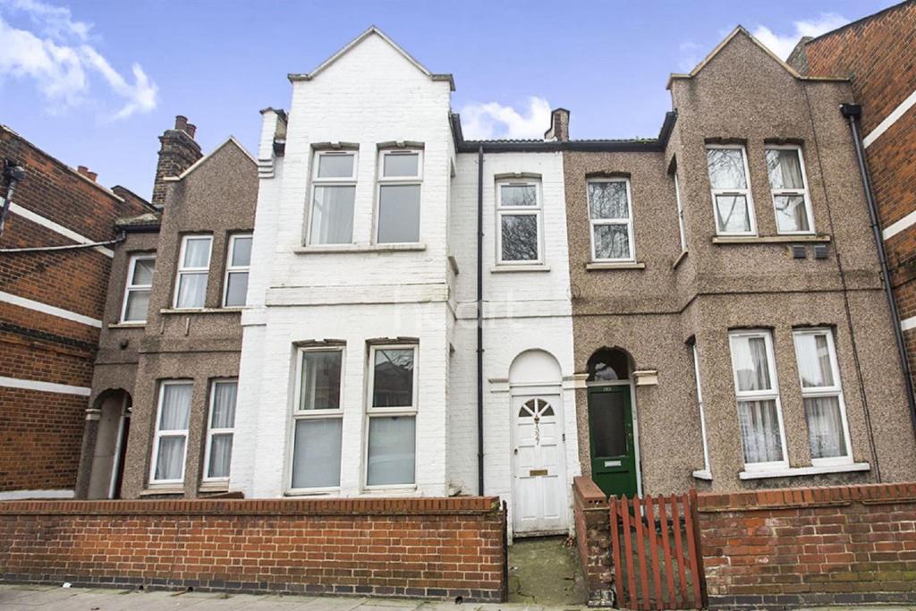 Buy or rent a property | Prince Regent Lane, London E16 3JL