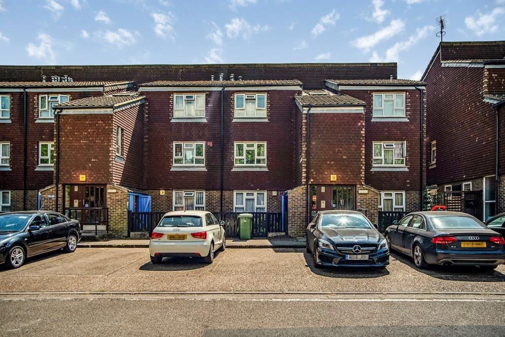 Buy or rent a property | Lawson Close, London E16 3LU