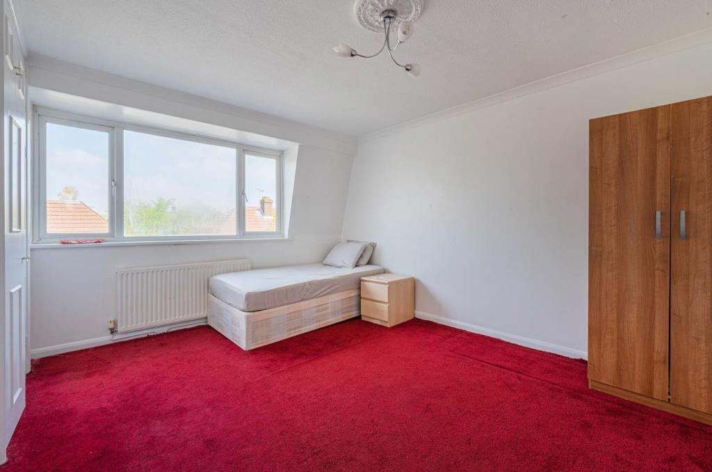 Buy or rent a property | Colman Road, London E16 3LY