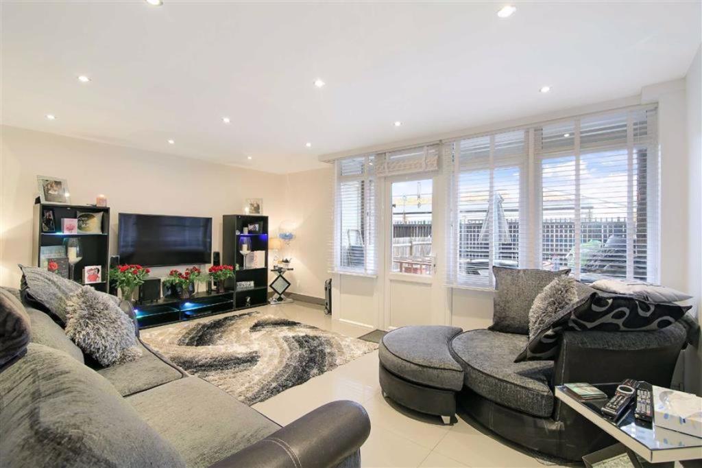 Buy or rent a property | Hoskins Close, London E16 3RU