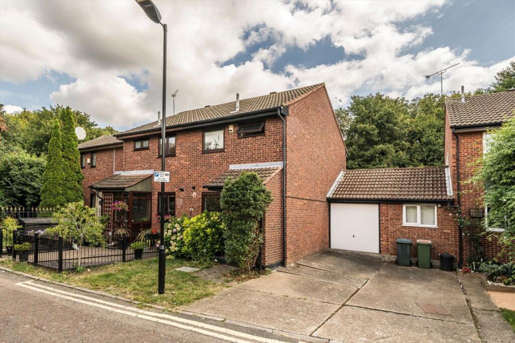 Buy or rent a property | Fleetwood Close, London E16 3SN