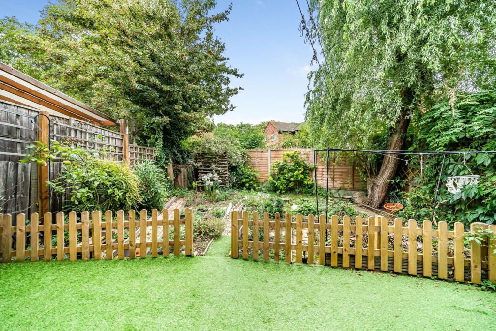 Buy or rent a property | Hogarth Close, London E16 3SR