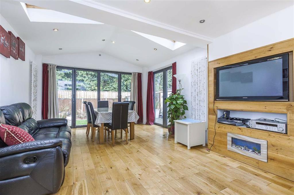 Buy or rent a property | Heathfield Close, London E16 3SS