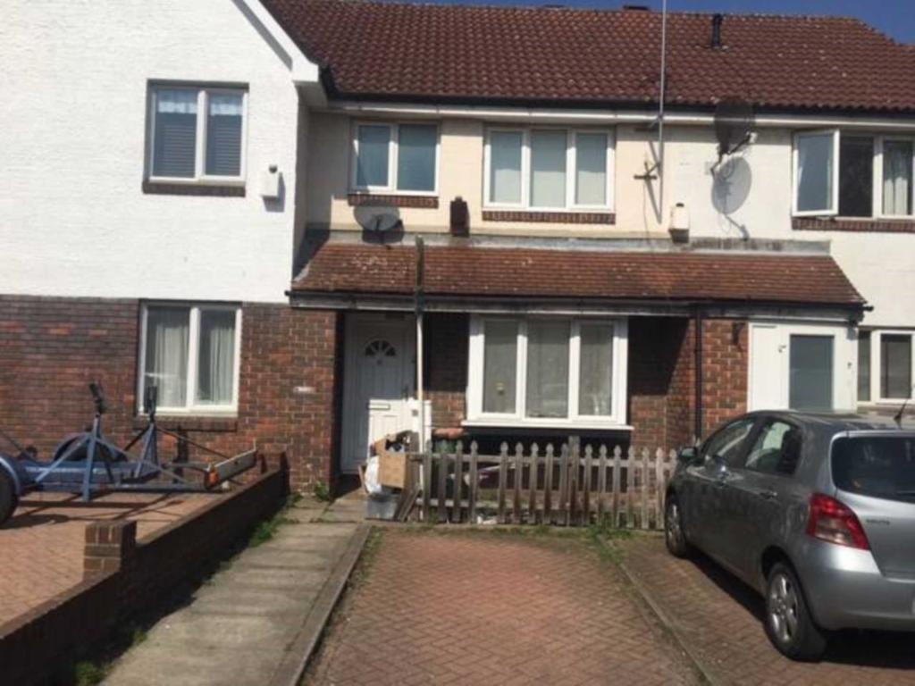 Buy or rent a property | Giralda Close, London E16 3SZ
