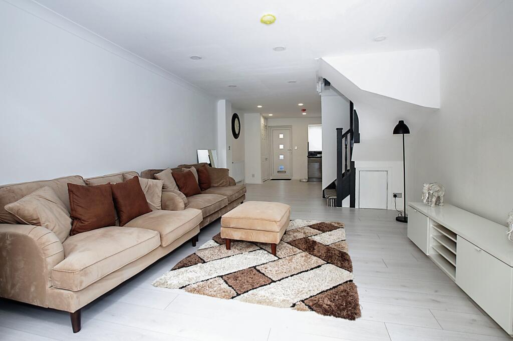 Buy or rent a property | Giralda Close, London E16 3SZ