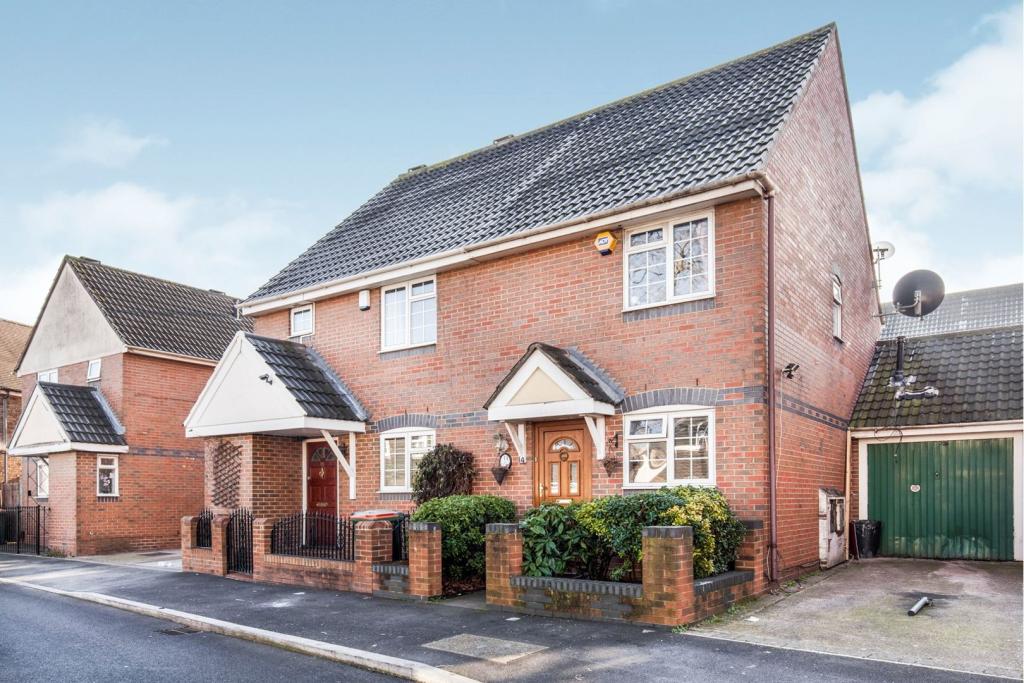 Buy or rent a property | Fulmer Road, London E16 3TF