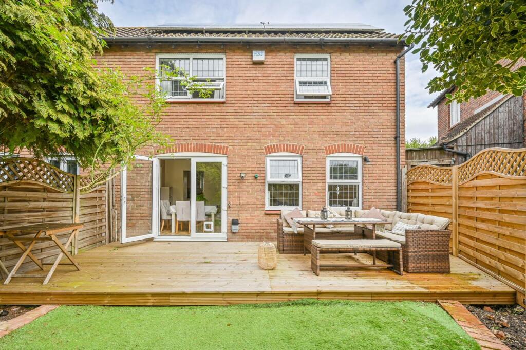 Buy or rent a property | Broadgate Road, London E16 3TL