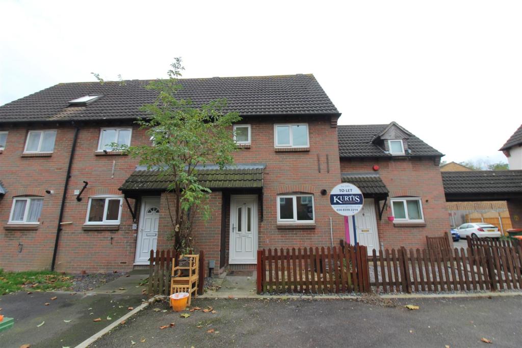 Buy or rent a property | Agate Close, London E16 3TU