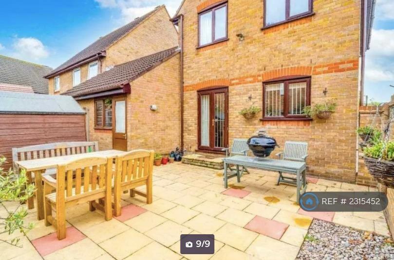 Buy or rent a property | Meadowsweet Close, London E16 3UD