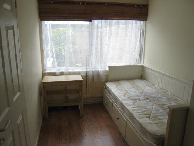 Buy or rent a property | Ravenscroft Close, London E16 4AB