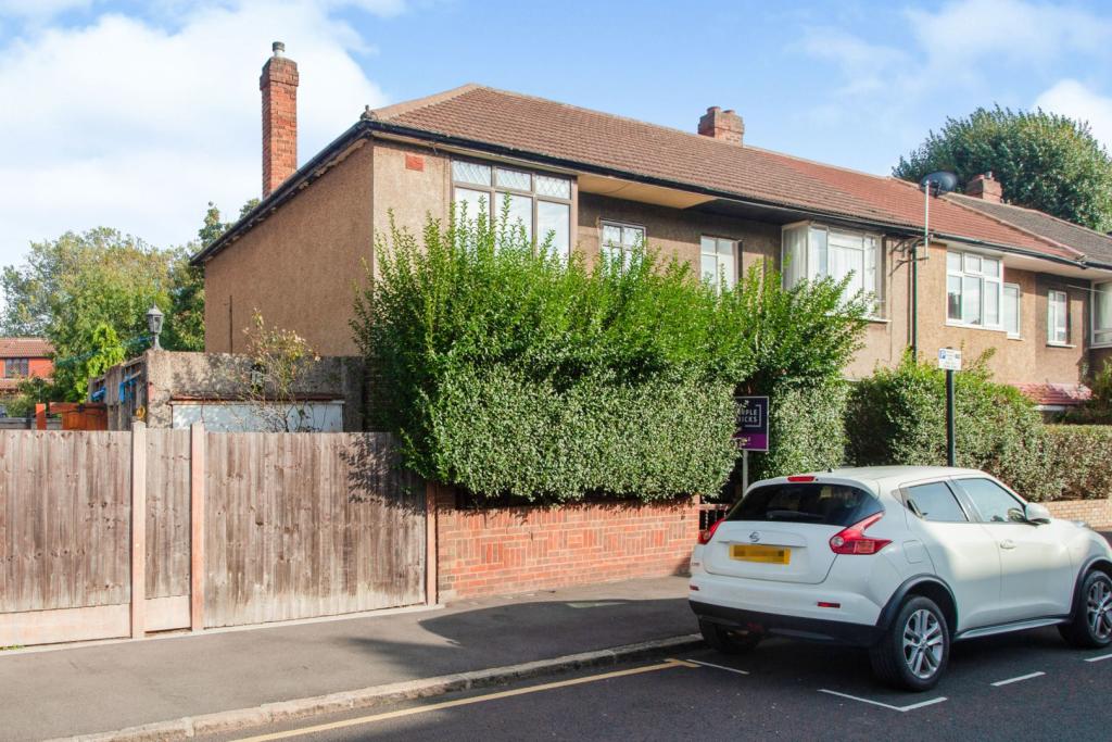 Buy or rent a property | Mafeking Road, London E16 4NS