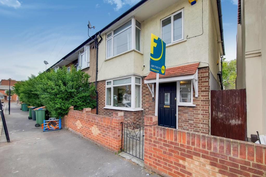 Buy or rent a property | Mafeking Road, London E16 4NS