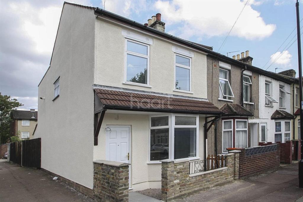 Buy or rent a property | Temple Road, London E6 1LU