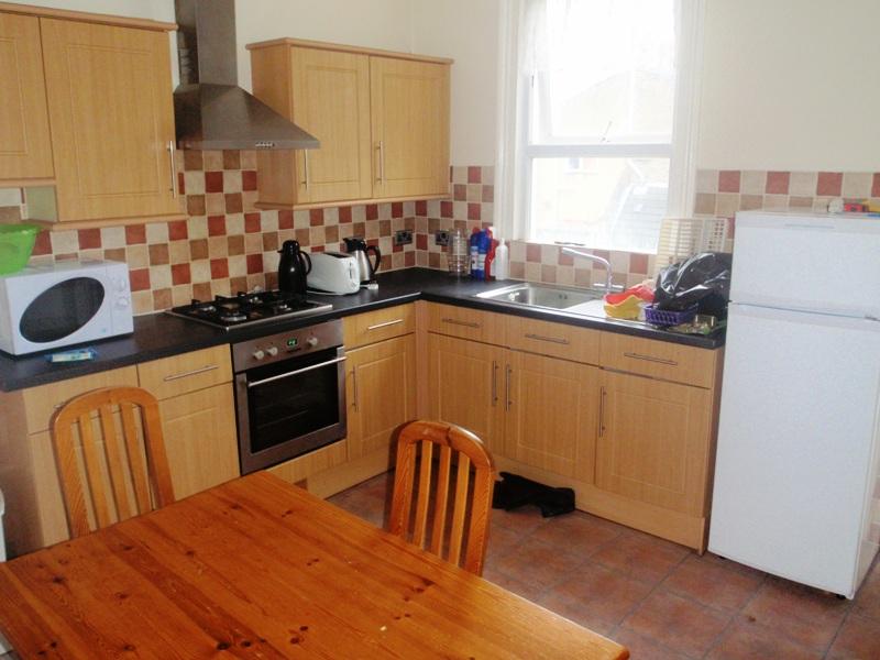 Buy or rent a property | Caulfield Road, London E6 2EN