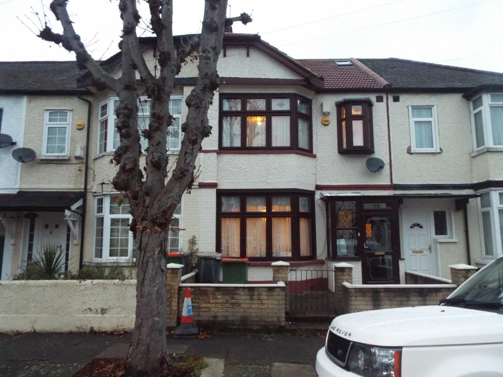 Buy or rent a property | Cotswold Gardens, London E6 3HX