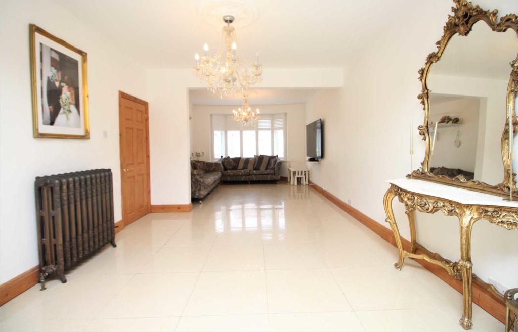 Buy or rent a property | Lonsdale Avenue, London E6 3JX