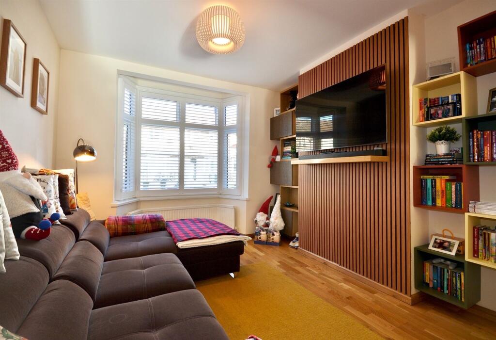 Buy or rent a property | Lonsdale Avenue, London E6 3JY