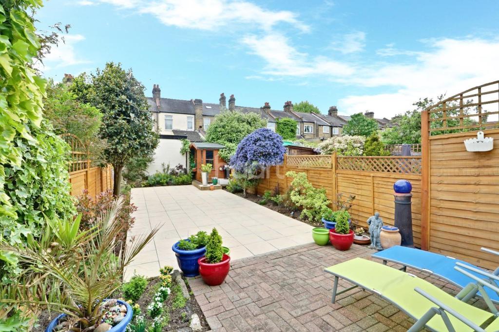Buy or rent a property | Boston Road, London E6 3NH