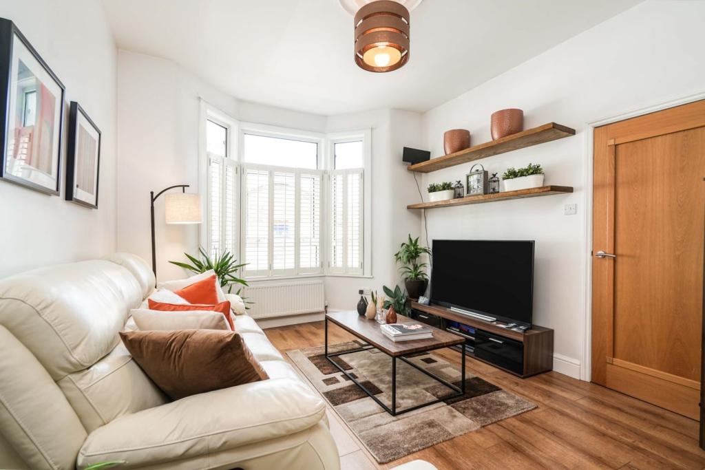 Buy or rent a property | Burford Road, London E6 3NQ