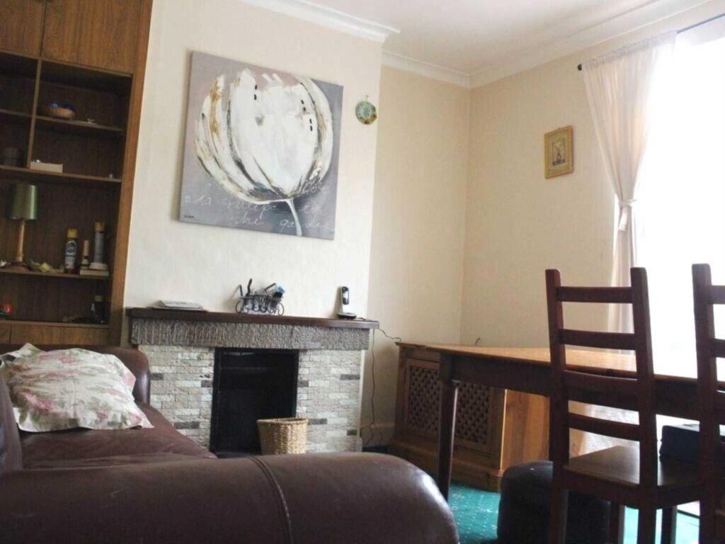 Buy or rent a property | Roman Road, London E6 3SR