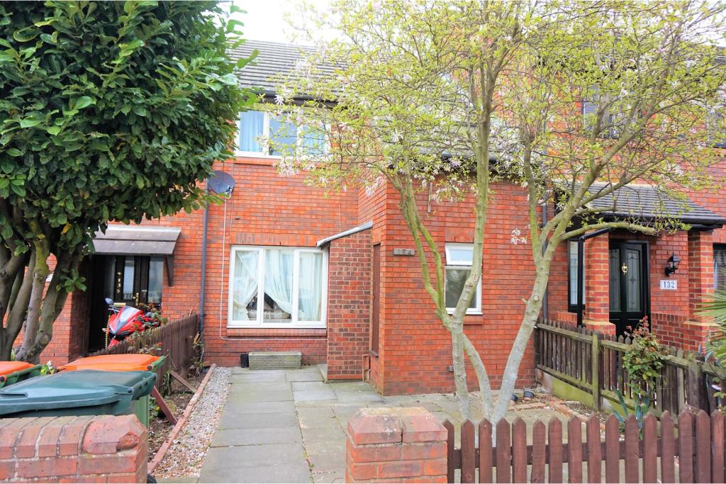 Buy or rent a property | Roman Road, London E6 3SR