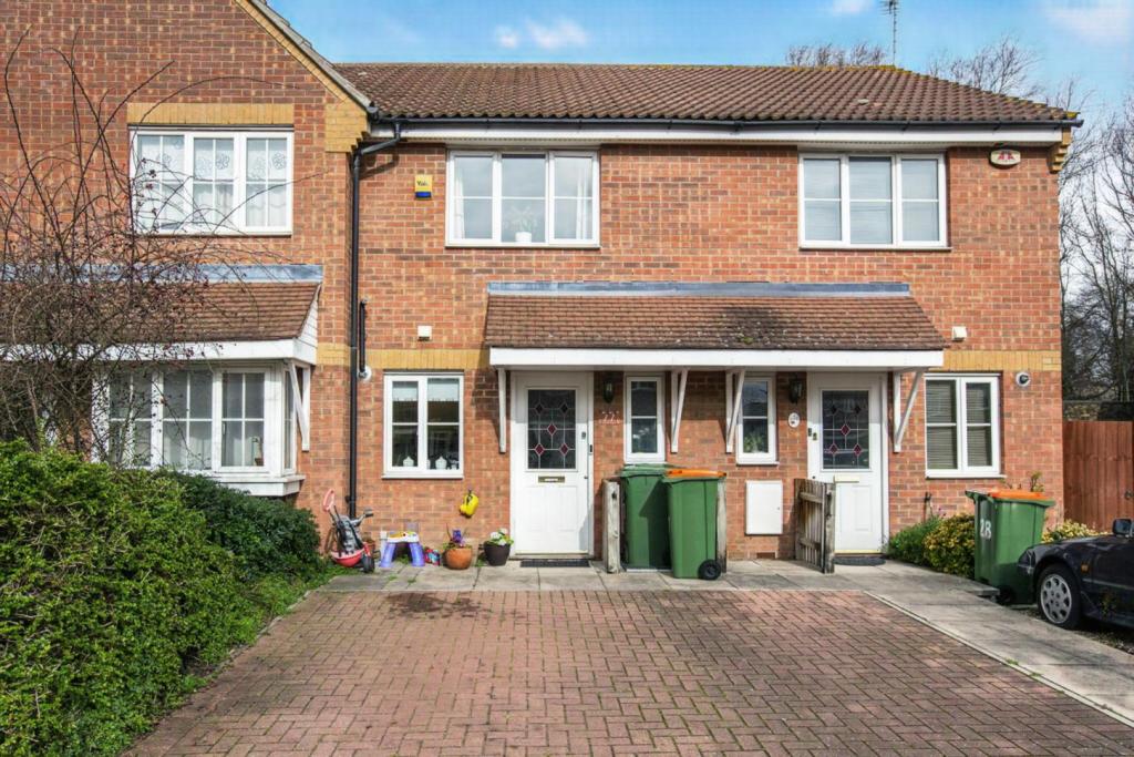 Buy or rent a property | Vulcan Close, London E6 5NY
