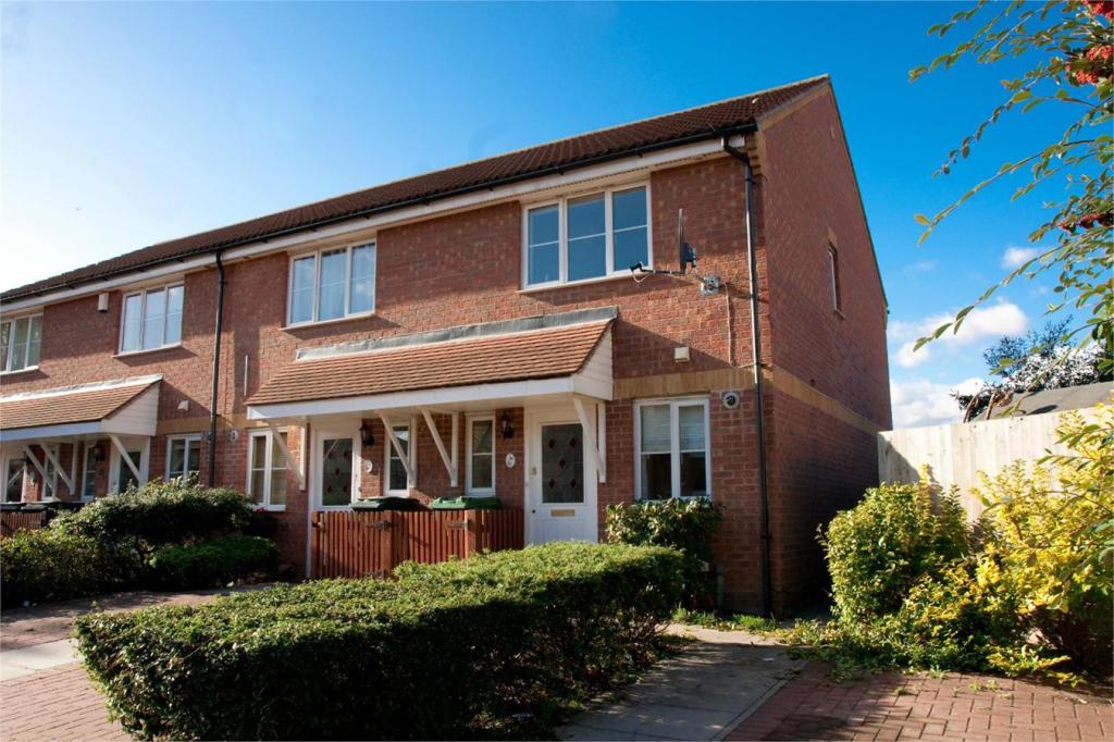 Buy or rent a property | Vulcan Close, London E6 5NY
