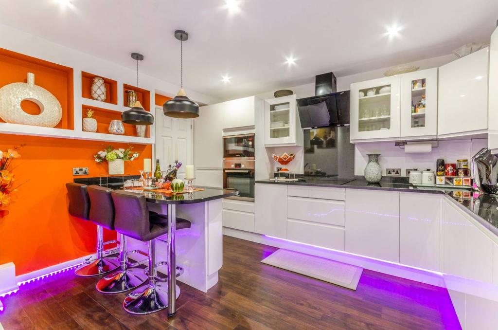 Buy or rent a property | Renfrew Close, London E6 5PG