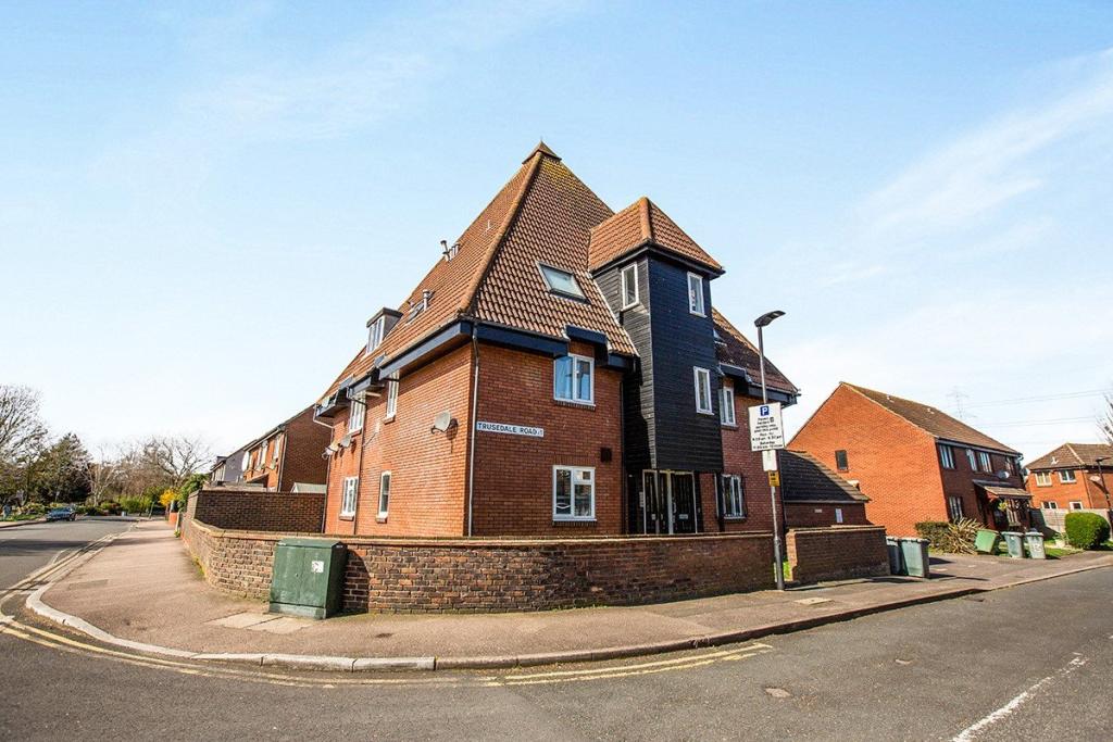 Buy or rent a property | Truesdale Road, London E6 5PT