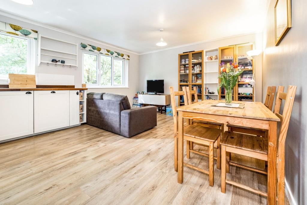 Buy or rent a property | Hadleigh Walk, London E6 5SA