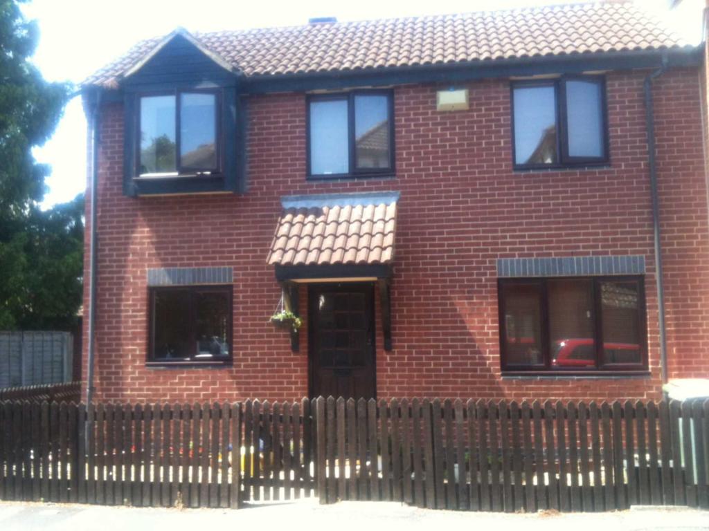 Buy or rent a property | Leamouth Road, London E6 5SJ