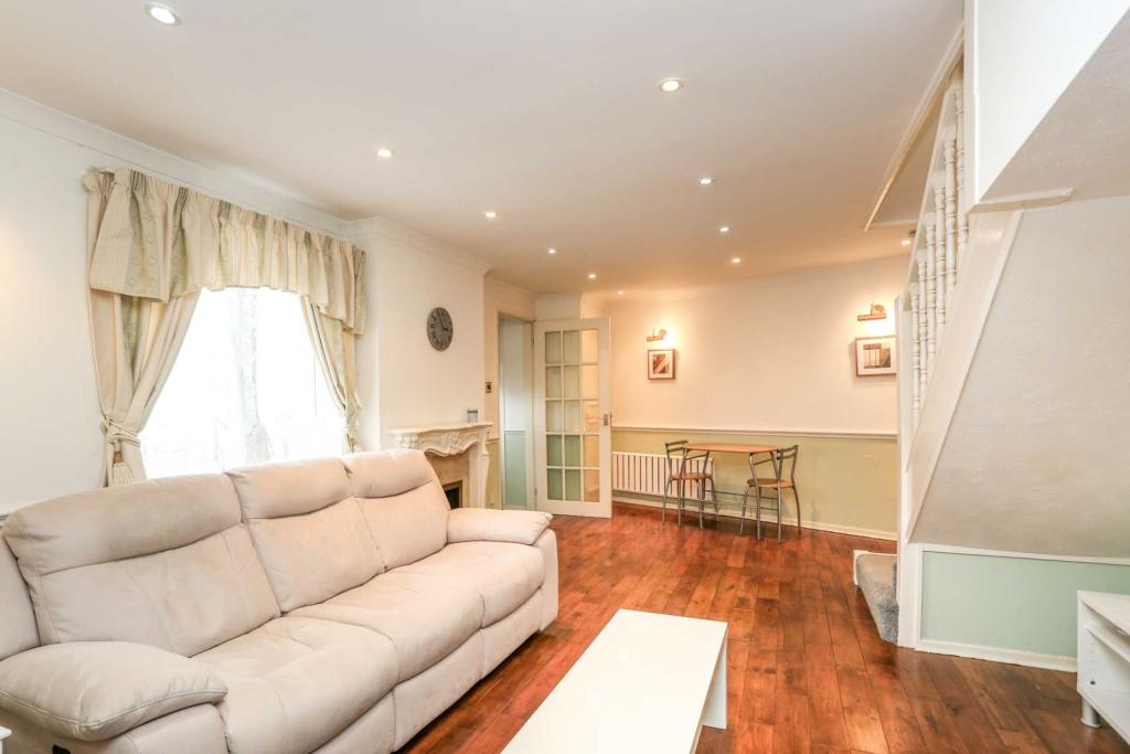 Buy or rent a property | Linton Gardens, London E6 5SQ