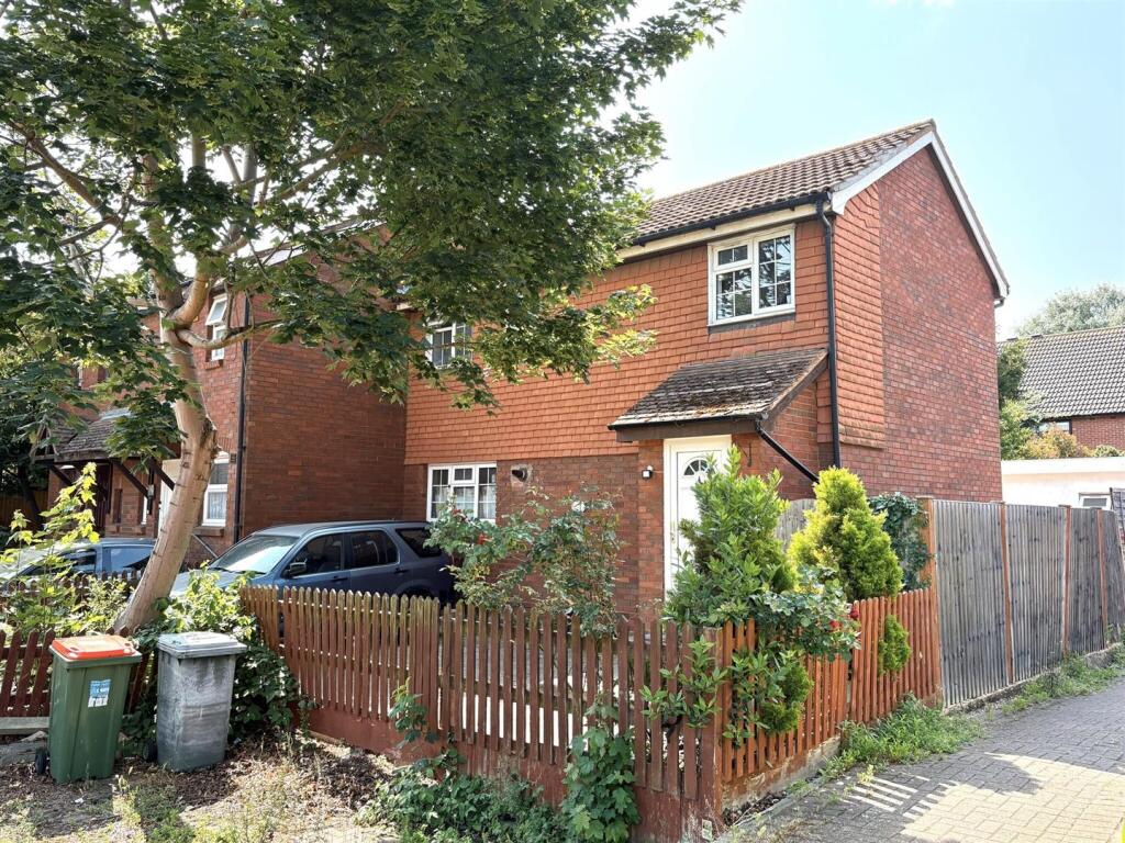 Buy or rent a property | Dunnock Road, London E6 5SX