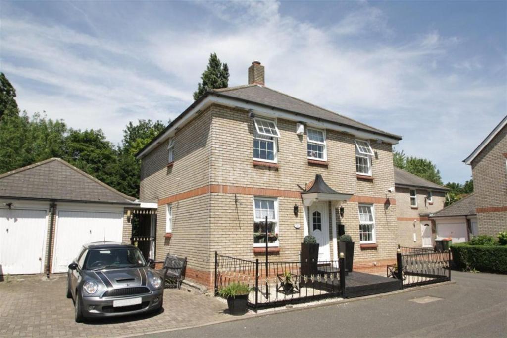Buy or rent a property | Greenwich Crescent, London E6 5TU