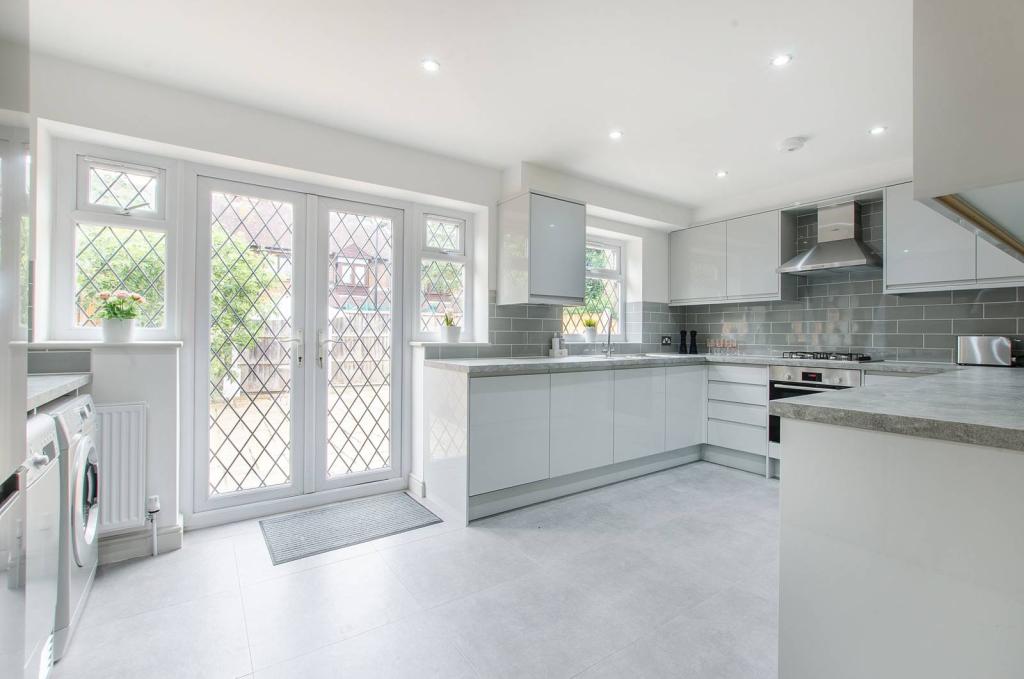 Buy or rent a property | Greenwich Crescent, London E6 5TU