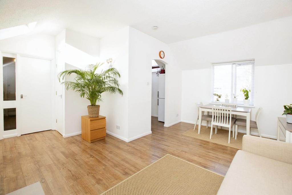 Buy or rent a property | Viscount Drive, London E6 5XQ