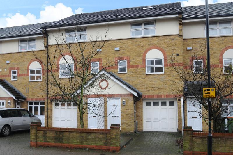 Buy or rent a property | Hallywell Crescent, London E6 5YE