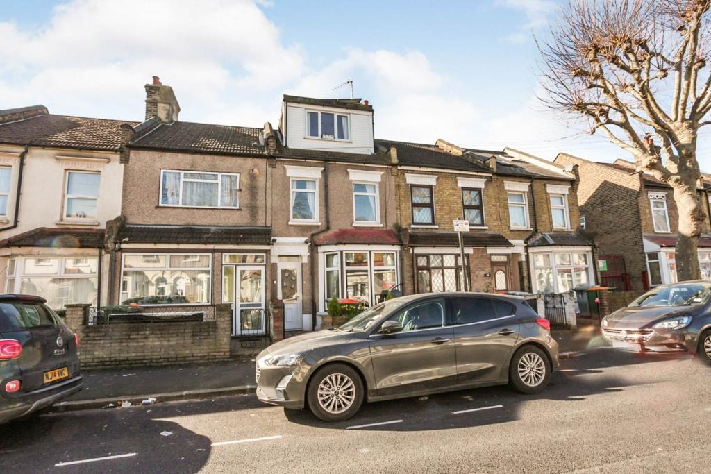Buy or rent a property | Gooseley Lane, London E6 6AP