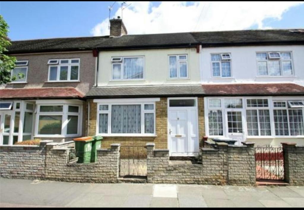 Buy or rent a property | Wellington Road, London E6 6EB