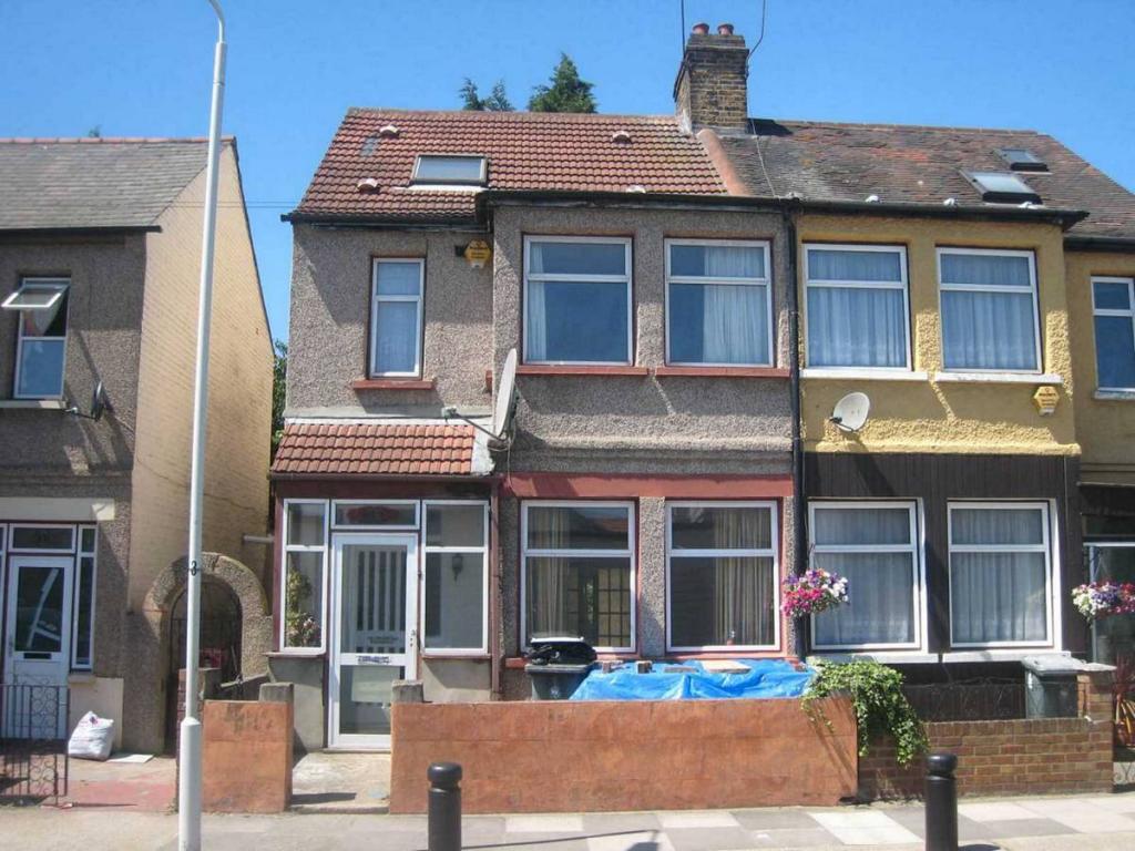 Buy or rent a property | Arthur Road, London E6 6EF