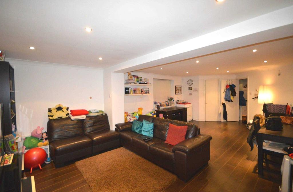 Buy or rent a property | Trader Road, London E6 6FR