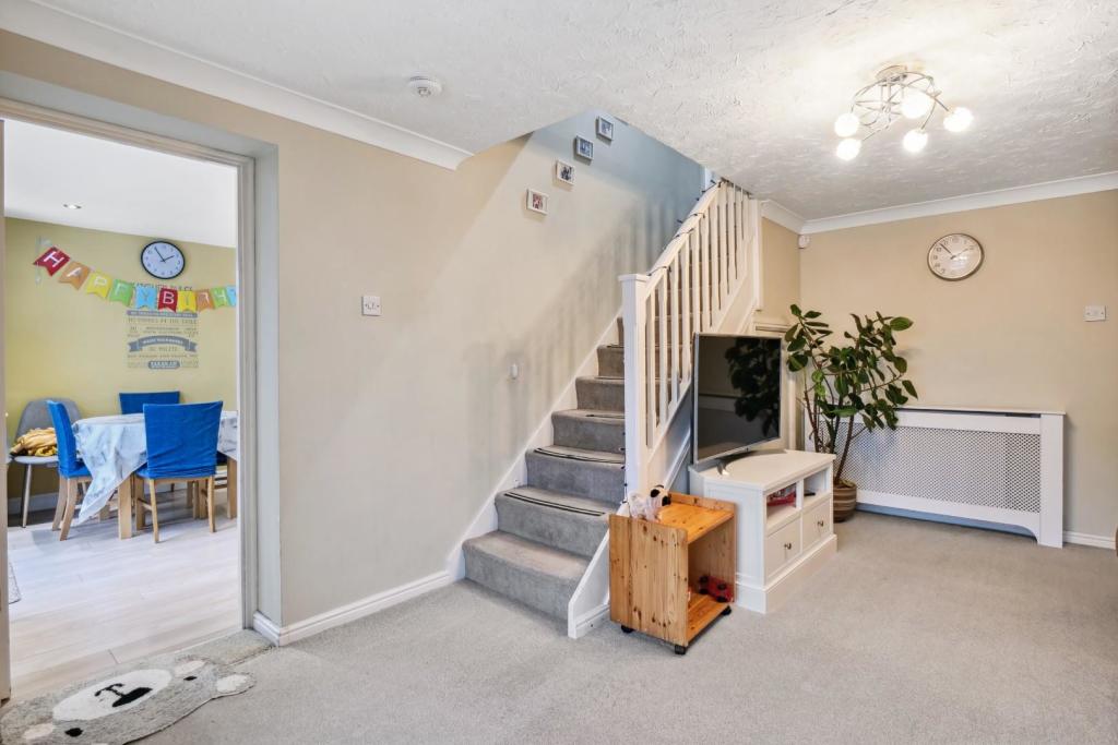 Buy or rent a property | Yeoman Close, London E6 6NN