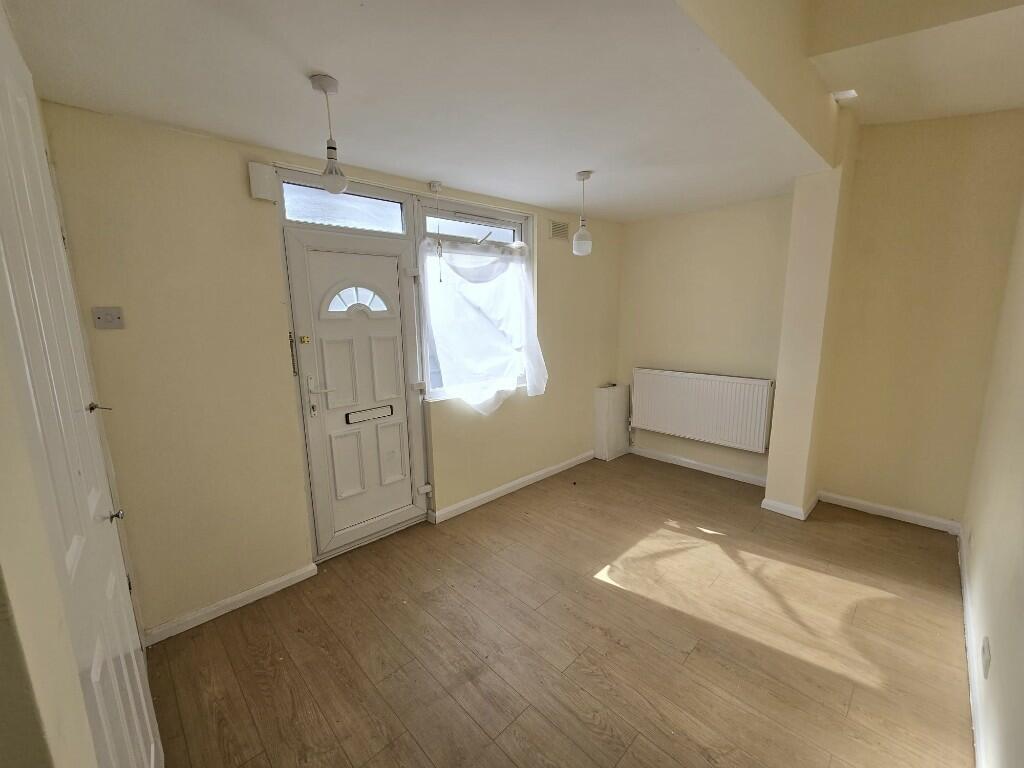 Buy or rent a property | Station Road, London E7 0ES