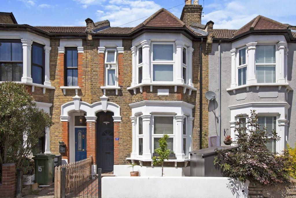 Buy or rent a property | MacDonald Road, London E7 0HE