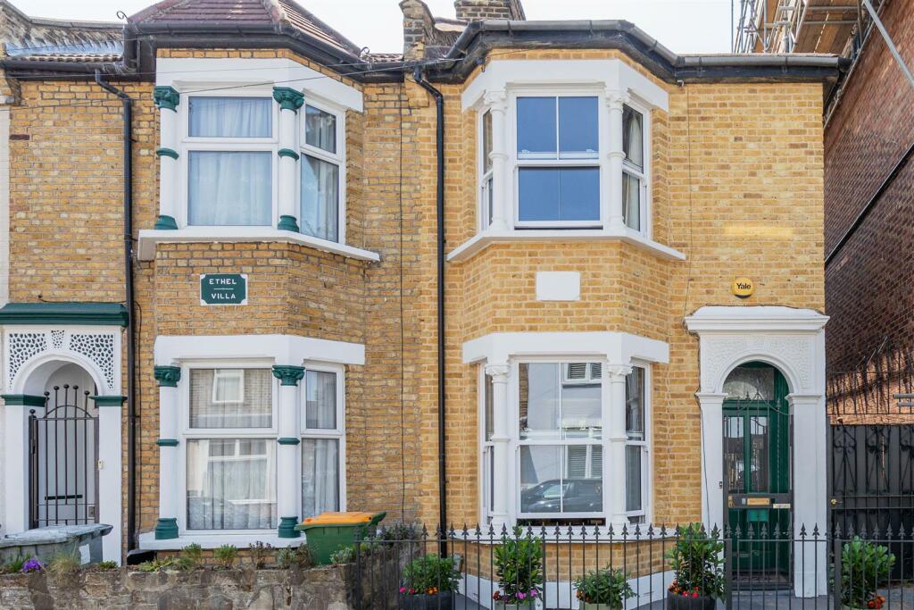Buy or rent a property | Essex Street, London E7 0HL