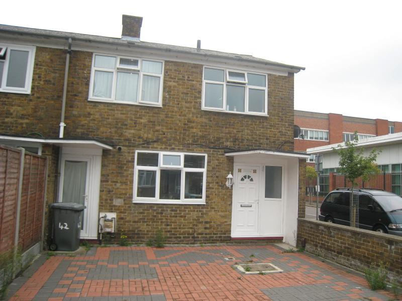 Buy or rent a property | Forest Street, London E7 0HW