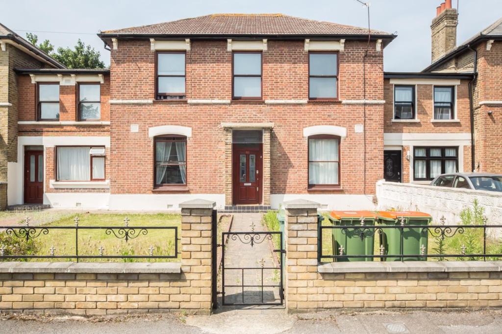 Buy or rent a property | Claremont Road, London E7 0QA