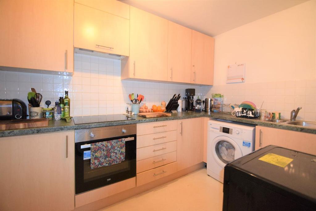 Buy or rent a property | Henderson Road, London E7 8EF